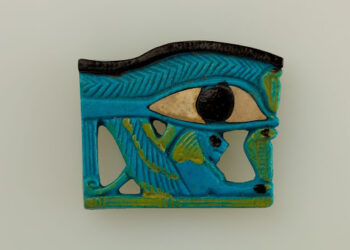 Oeil oudjat en faïence