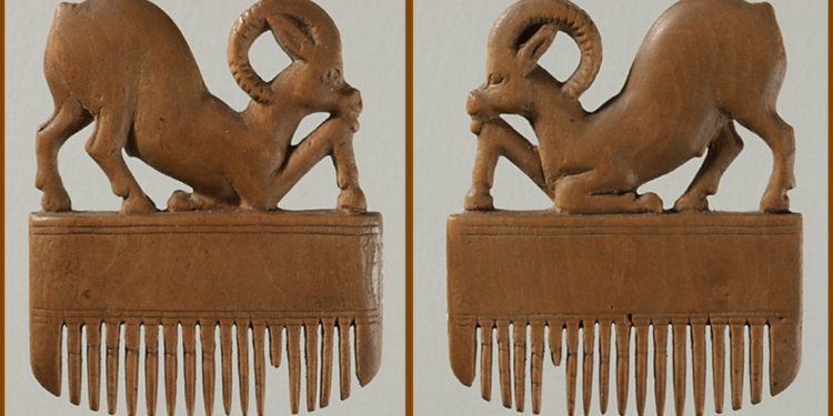 Un peigne en forme de bouquetin 2 - Le Progrès Egyptien Un peigne en forme de bouquetin 1 - Le Progrès Egyptien