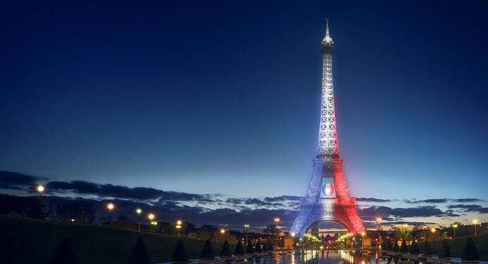 14 Juillet 2022 : concert symphonique et feu d'artifice au pied de la tour Eiffel 1 - Le Progrès Egyptien