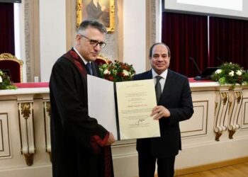 Al-Sissi se dit fier de l’obtention du doctorat honoris causa de l’Université de Belgrade