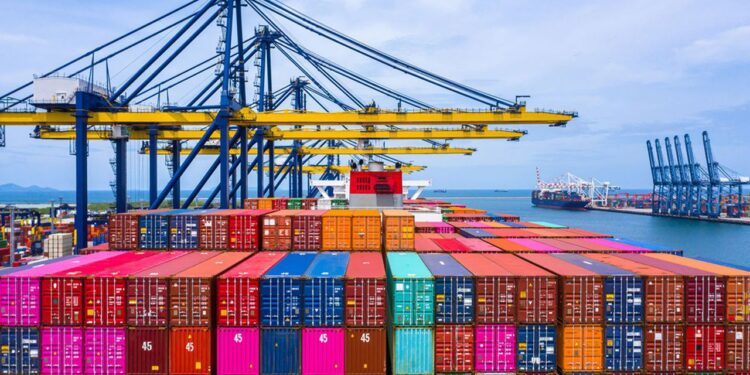 Automatisation du Fonds de développement des exportations 1 - Le Progrès Egyptien Container ship loading and unloading in sea port, Aerial view of business logistic import and export freight  transportation by container ship in harbor, Container loading Cargo freight ship, Dubai.
