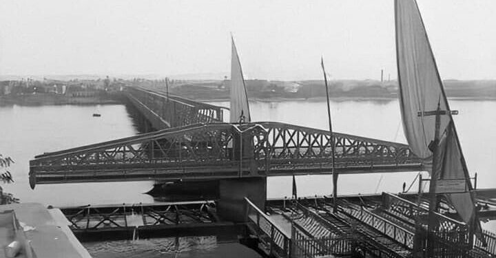 Les voiliers traversaient le pont d’Imbaba 2 - Le Progrès Egyptien Les voiliers traversaient le pont d’Imbaba 1 - Le Progrès Egyptien