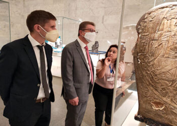 L’ambassadeur d’Allemagne au Caire visite le NMEC