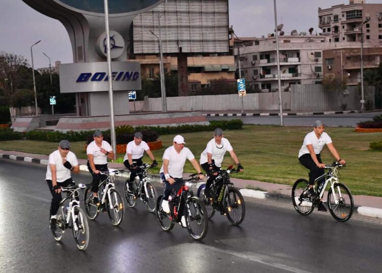 Al-Sissi effectue une visite d’inspection à l’Académie militaire (Photos)