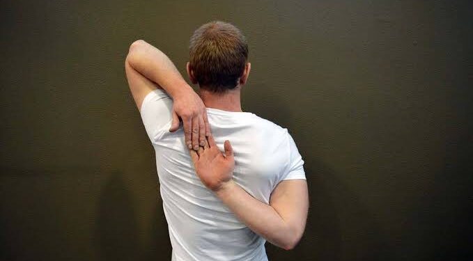 Etirement du trapèze 2 - Le Progrès Egyptien Etirement du trapèze 1 - Le Progrès Egyptien