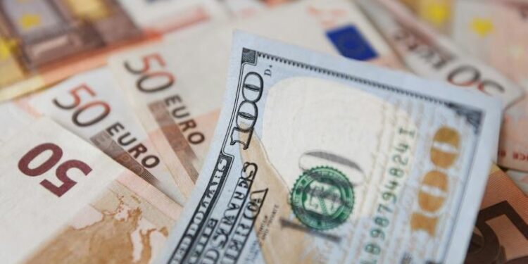 L’euro plonge sous la parité avec le dollar 1 - Le Progrès Egyptien