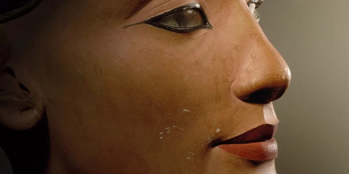 Néfertiti … La Reine à la beauté époustouflante 2 - Le Progrès Egyptien Néfertiti … La Reine à la beauté époustouflante 1 - Le Progrès Egyptien