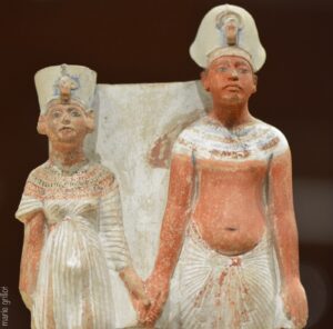 Néfertiti … La Reine à la beauté époustouflante 6 - Le Progrès Egyptien Néfertiti … La Reine à la beauté époustouflante 5 - Le Progrès Egyptien