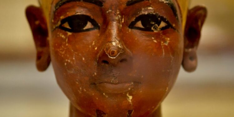 Le mannequin de Toutankhamon 2 - Le Progrès Egyptien Le mannequin de Toutankhamon 1 - Le Progrès Egyptien