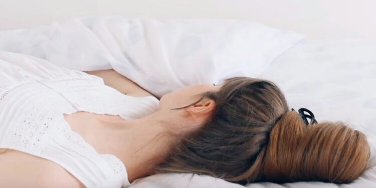 5 coiffures pour dormir et avoir de beaux cheveux ! 1 - Le Progrès Egyptien