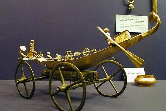 La barque d’or de la Reine Ahhotep 2 - Le Progrès Egyptien La barque d’or de la Reine Ahhotep 1 - Le Progrès Egyptien