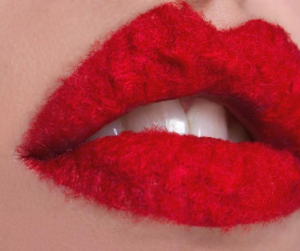 Fruités ou velours... des rouges à lèvres les plus étranges au monde 4 - Le Progrès Egyptien Fruités ou velours... des rouges à lèvres les plus étranges au monde 3 - Le Progrès Egyptien