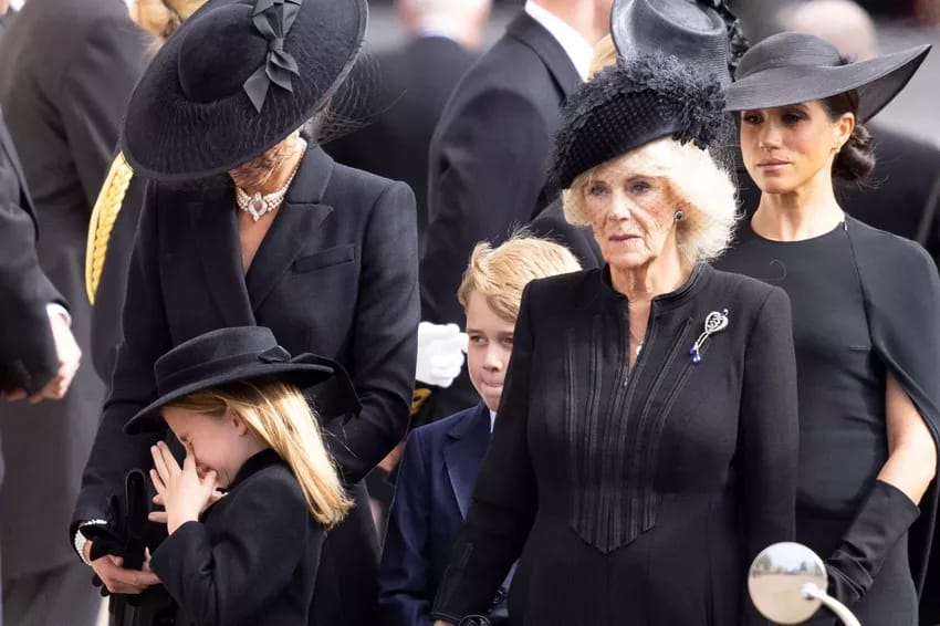 George et Charlotte, dignes pour les funérailles d’Elizabeth II 10 - Le Progrès Egyptien George et Charlotte, dignes pour les funérailles d’Elizabeth II 9 - Le Progrès Egyptien