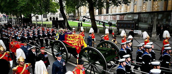 Les funérailles du siècle 4 - Le Progrès Egyptien Les funérailles du siècle 3 - Le Progrès Egyptien