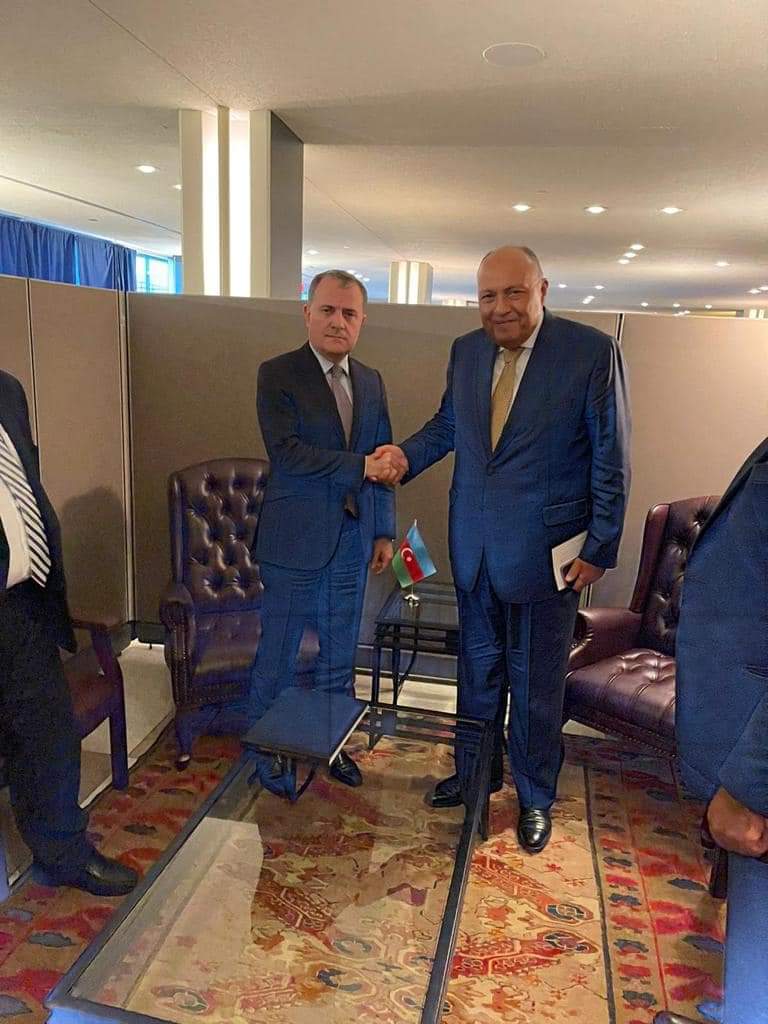 Choucri et son homologue azéri examinent la coopération bilatérale 2 - Le Progrès Egyptien Choucri et son homologue azéri examinent la coopération bilatérale 1 - Le Progrès Egyptien