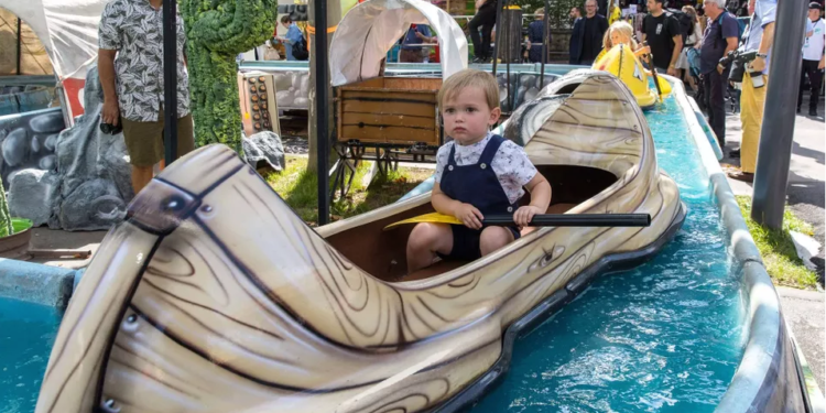 Le petit prince Charles aux anges à la «Schueberfouer» 2 - Le Progrès Egyptien Le petit prince Charles aux anges à la «Schueberfouer» 1 - Le Progrès Egyptien