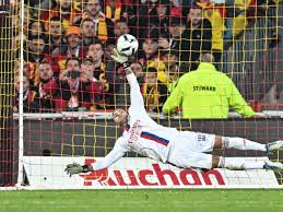 Ligue 1 : Lyon sans filet, Marseille sans pression