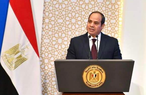 Le président de l’Académie de police offre un cadeau souvenir au chef de l'Etat 2 - Le Progrès Egyptien Le président de l’Académie de police offre un cadeau souvenir au chef de l'Etat 1 - Le Progrès Egyptien