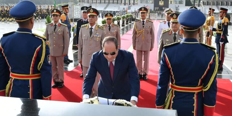 Victoire d'Octobre: Le Président dépose une gerbe de fleurs sur la tombe du soldat inconnu (Photos) 1 - Le Progrès Egyptien