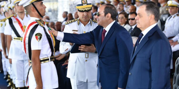 Al-Sissi : L’Etat n’oubliera jamais les sacrifices des martyrs pour la patrie 2 - Le Progrès Egyptien Al-Sissi : L’Etat n’oubliera jamais les sacrifices des martyrs pour la patrie 1 - Le Progrès Egyptien
