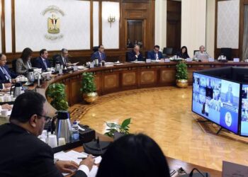 Madbouli préside la réunion du haut comité chargé de préparer la COP27