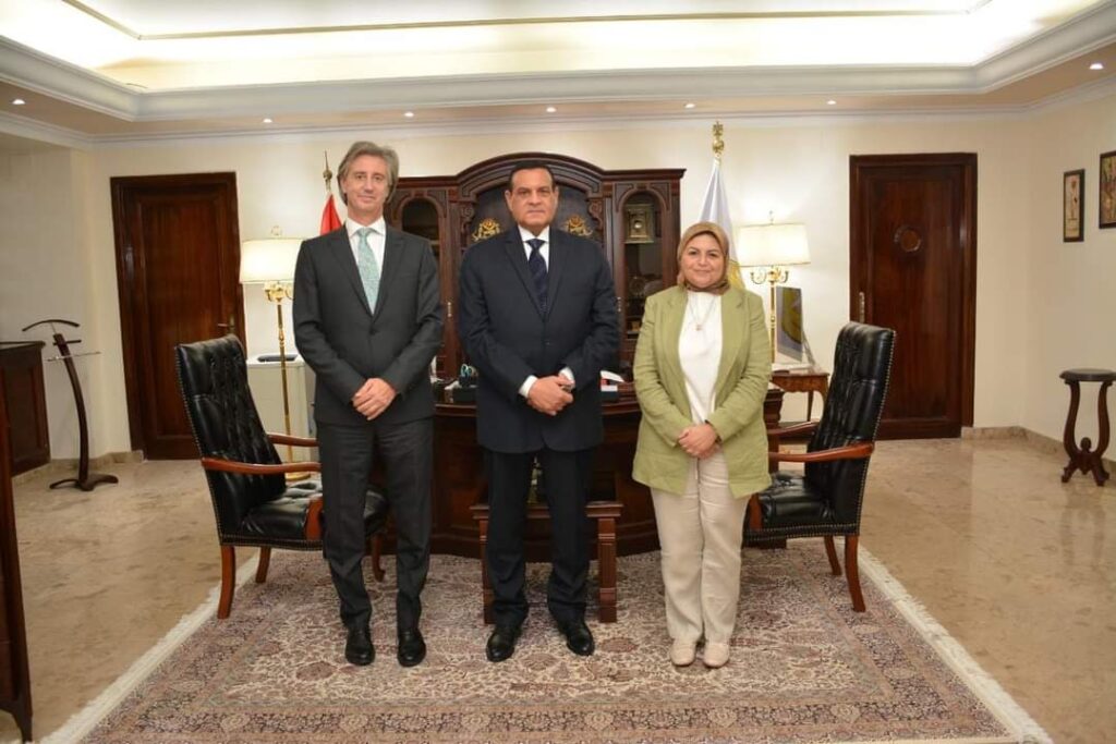 Egypte-PNUD : Vers une décentralisation 4 - Le Progrès Egyptien Egypte-PNUD : Vers une décentralisation 3 - Le Progrès Egyptien