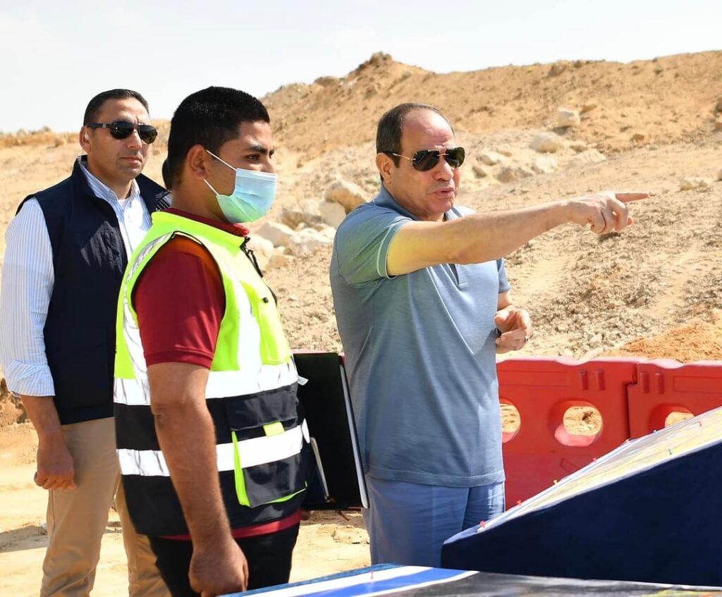 Al-Sissi inspecte les travaux de développement de routes et d'axes routiers au Grand Caire 4 - Le Progrès Egyptien Al-Sissi inspecte les travaux de développement de routes et d'axes routiers au Grand Caire 3 - Le Progrès Egyptien