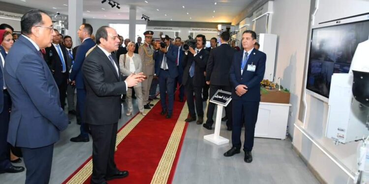 Le Président inaugure le centre de contrôle et de suivi du Réseau national d’urgence 1 - Le Progrès Egyptien