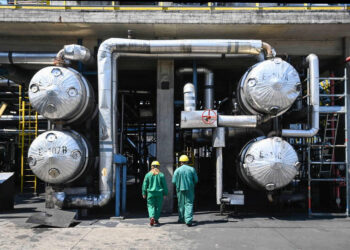 Le monde “au bord d’une récession mondiale”