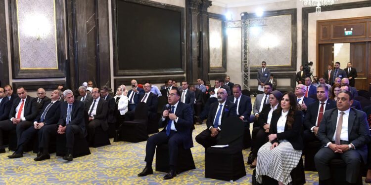 PM : L'Etat ne peut pas arrêter d'exécuter des projets nationaux dont il a besoin 2 - Le Progrès Egyptien PM : L'Etat ne peut pas arrêter d'exécuter des projets nationaux dont il a besoin 1 - Le Progrès Egyptien