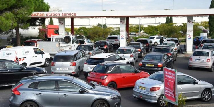 Carburants - France : Les grévistes maintiennent leurs positions 2 - Le Progrès Egyptien Carburants - France : Les grévistes maintiennent leurs positions 1 - Le Progrès Egyptien