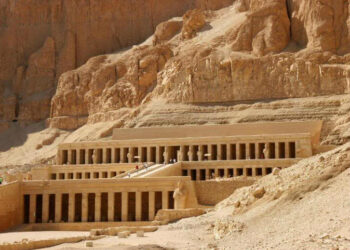 Des temples et des défilés !