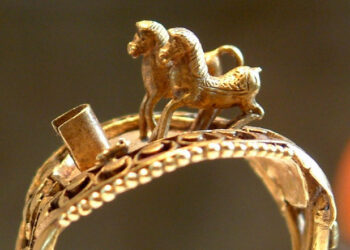 La bague aux chevaux dorée de Ramsès II