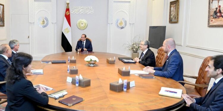 Al-Sissi examine avec Siemens la coopération conjointe dans des projets d'énergie verte 2 - Le Progrès Egyptien Al-Sissi examine avec Siemens la coopération conjointe dans des projets d'énergie verte 1 - Le Progrès Egyptien