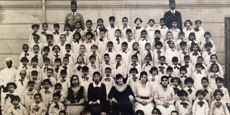 Les écoles catholiques, Le système reproducteur des élites 2 - Le Progrès Egyptien Les écoles catholiques, Le système reproducteur des élites 1 - Le Progrès Egyptien