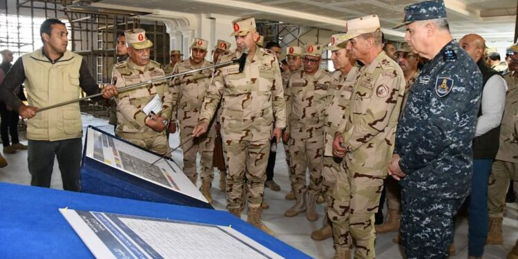 <strong>Le ministre de la défense visite le siège du commandement stratégique</strong> 1 - Le Progrès Egyptien