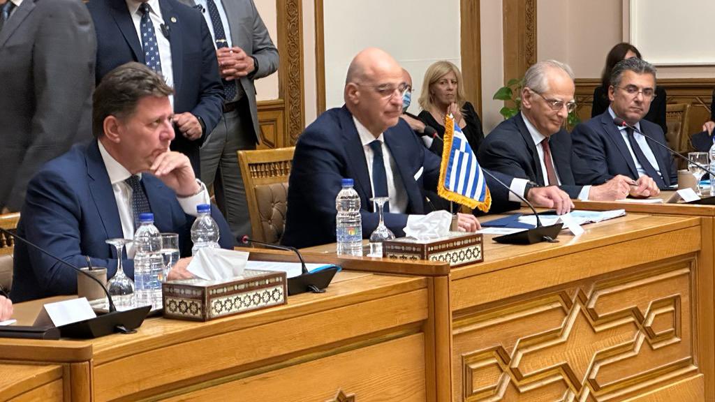 <strong>Choucri et Dendias soulignent la profondeur des relations de coopération entre les deux pays</strong> 5 - Le Progrès Egyptien