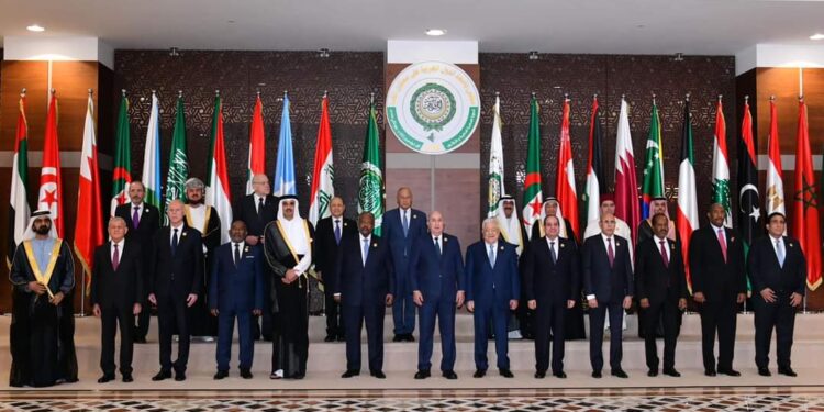 ِAl-Sissi et les dirigeants arabes prennent une photo avant le début du sommet arabe en Algérie 2 - Le Progrès Egyptien ِAl-Sissi et les dirigeants arabes prennent une photo avant le début du sommet arabe en Algérie 1 - Le Progrès Egyptien