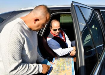 Grand Caire : Al-Sissi inspecte la construction des routes