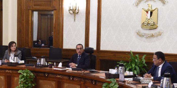 Madbouli suit les efforts du Fonds souverain pour attirer les investissements étrangers  2 - Le Progrès Egyptien Madbouli suit les efforts du Fonds souverain pour attirer les investissements étrangers  1 - Le Progrès Egyptien