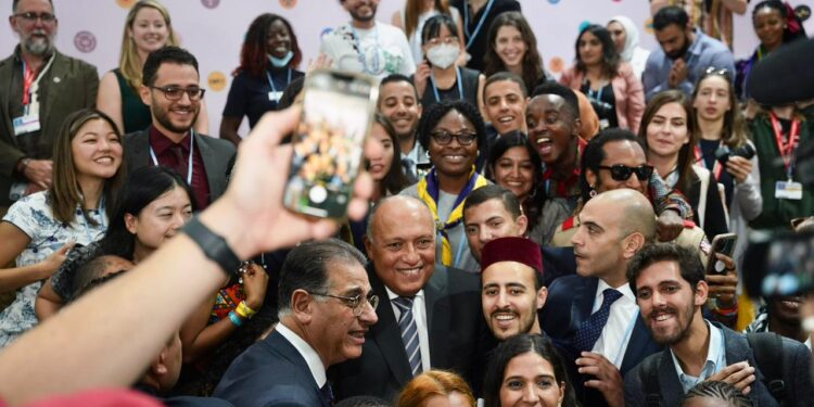 Cop27: Choucri visite le pavillon de la jeunesse et des enfants 2 - Le Progrès Egyptien Cop27: Choucri visite le pavillon de la jeunesse et des enfants 1 - Le Progrès Egyptien