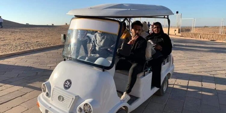 Les voitures électriques à Abou Simbel 2 - Le Progrès Egyptien Les voitures électriques à Abou Simbel 1 - Le Progrès Egyptien