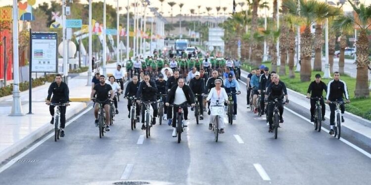 Al-Sissi en tournée à vélo à Charm El-Cheikh 1 - Le Progrès Egyptien