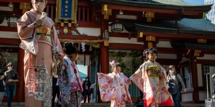 <strong>Mille et une vies du kimono s’exposent à Paris</strong> 2 - Le Progrès Egyptien <strong>Mille et une vies du kimono s’exposent à Paris</strong> 1 - Le Progrès Egyptien