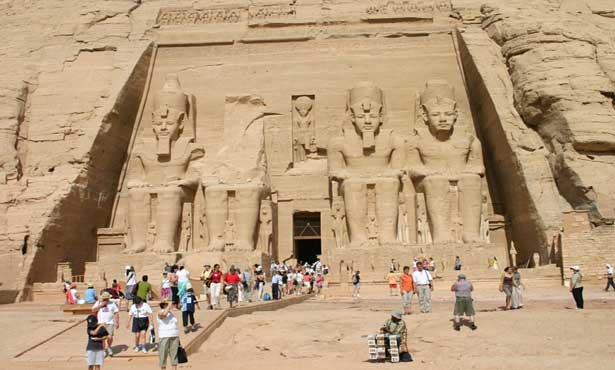 7 mille touristes visitent le temple d’Abou Simbel 4 - Le Progrès Egyptien 7 mille touristes visitent le temple d’Abou Simbel 3 - Le Progrès Egyptien