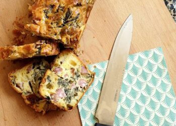 Le cake salé aux saucisses