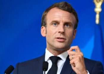 Première rencontre entre Emmanuel Macron et Rishi Sunak à la COP27