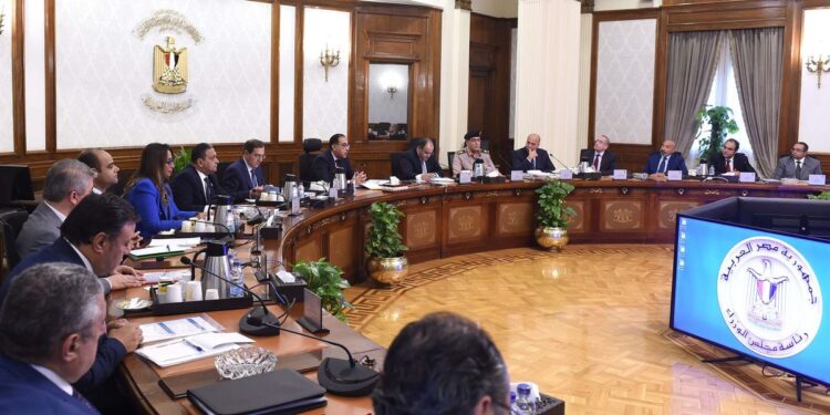 Madbouli affirme la communication efficace avec les investisseurs 2 - Le Progrès Egyptien Madbouli affirme la communication efficace avec les investisseurs 1 - Le Progrès Egyptien