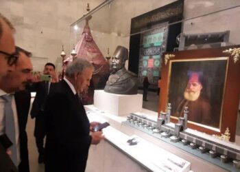 Deux délégations de Grèce et de Chypre visitent le NMEC