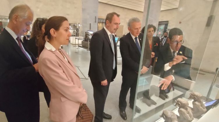Deux délégations de Grèce et de Chypre visitent le NMEC 3 - Le Progrès Egyptien
